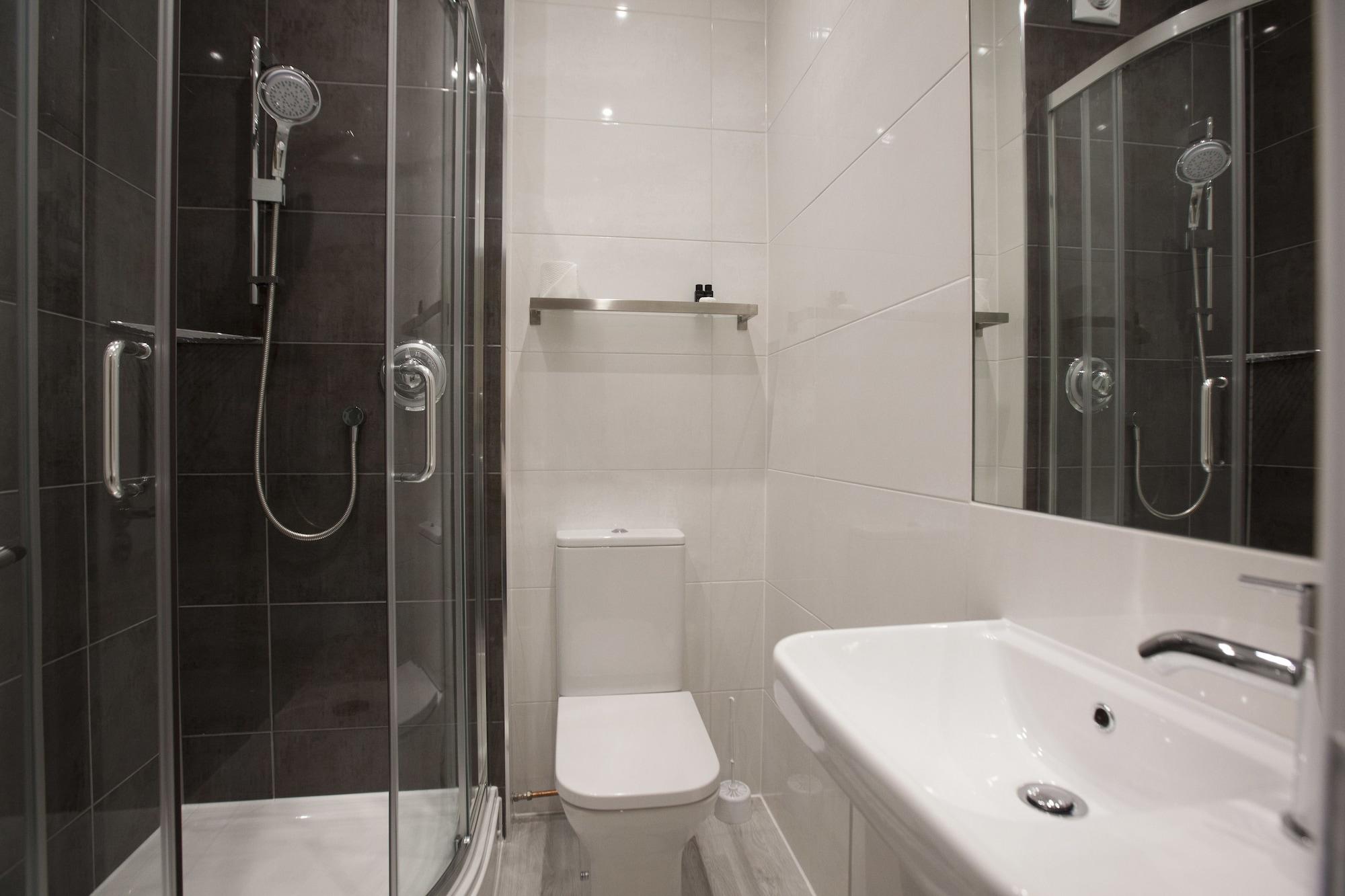 Asperion Hotel Гілфорд Екстер'єр фото