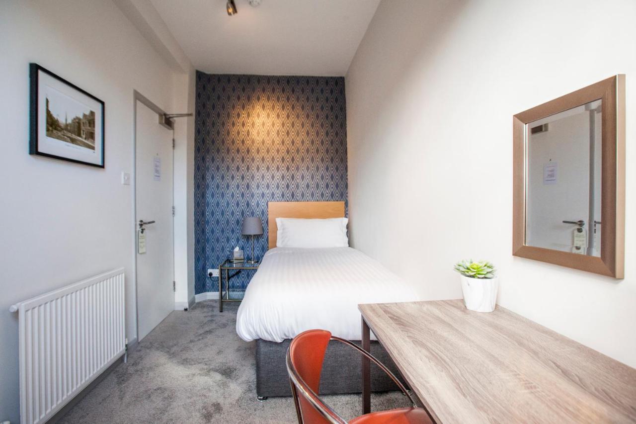 Asperion Hotel Гілфорд Екстер'єр фото